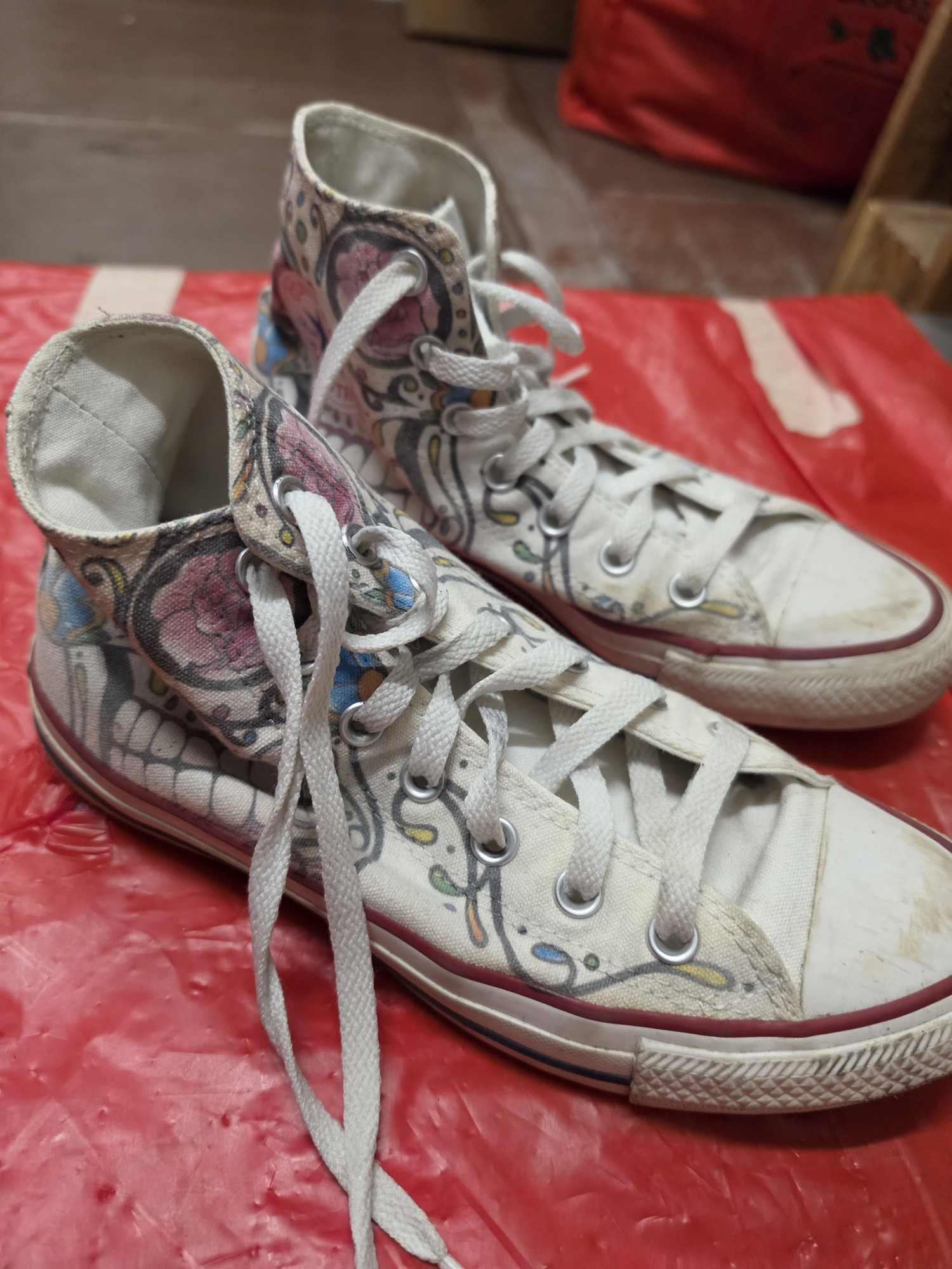CONVERSE BIANCHE CON DISEGNO n.37,5